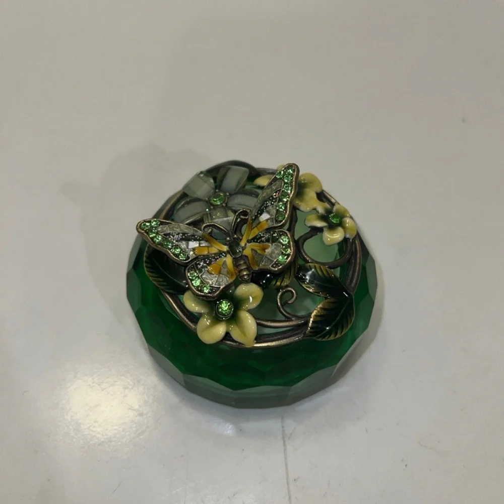 Flower/ butterfly green jewelry trinket